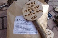 Schafwolle als Dünger, Pflanzschilder aus Holz
